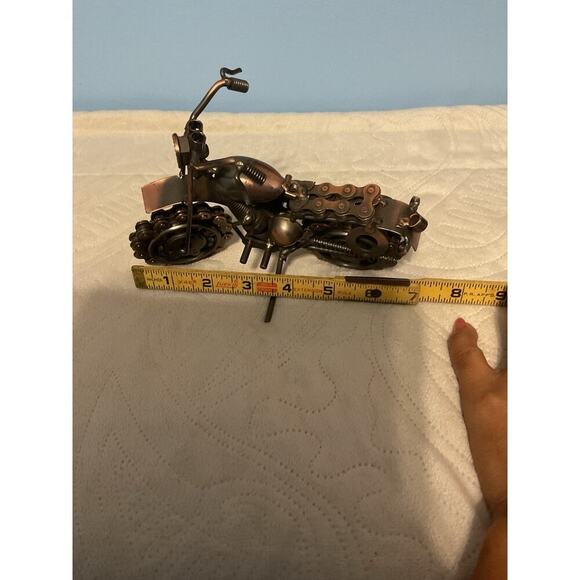 Vtg handmade motorcycle sculpture crafted from various metal parts - Picture 7 of 8